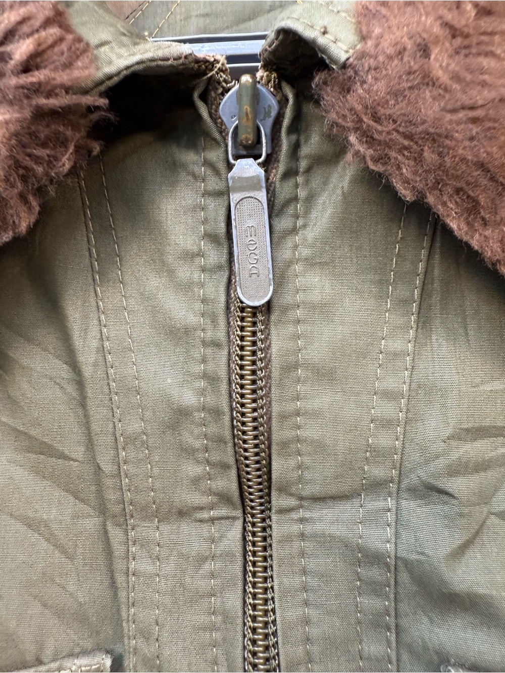 Womens fur Olive Green Quilted crop Jacket with Brown Faux Fur Collar - Picture 3 of 6